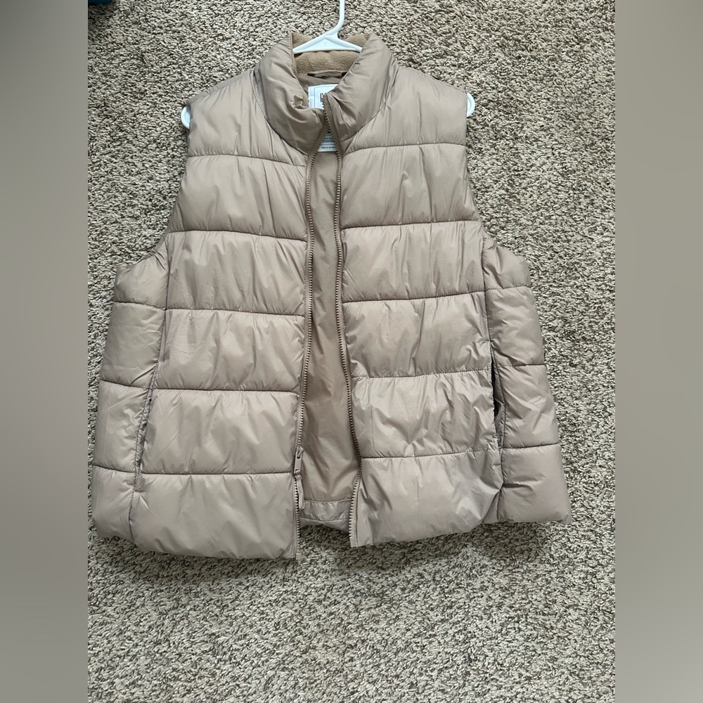 NWOT GAP Tan Brown XL Cold Control Vest Water Resistant